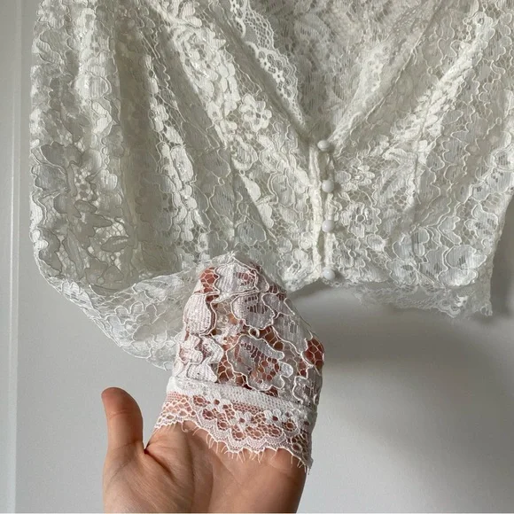 White Lace Long Sleeve Cover - Picture 2 of 5